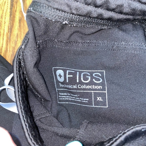 Black fig scrub set - Picture 3 of 4